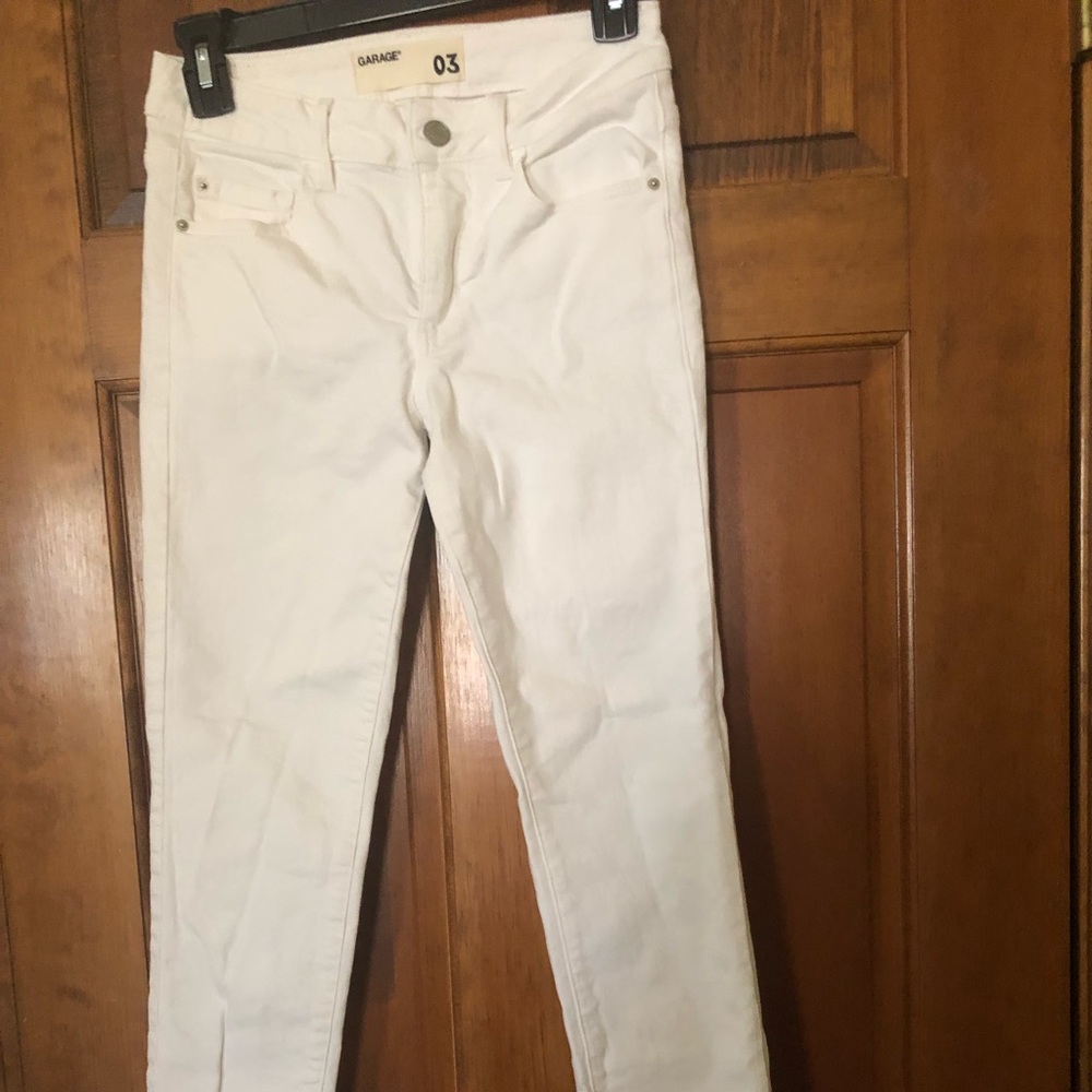 Garage white skinny jeans in a juniors SZ 3
